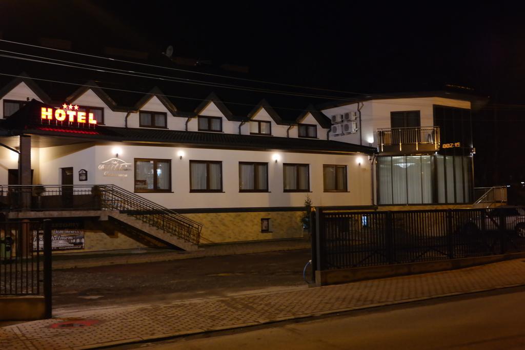 Hotel Pod Chelmem Ropa Exterior photo